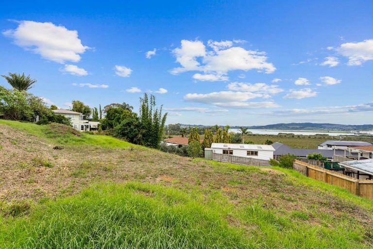 Photo of property in 21 Raumati Crescent, Onerahi, Whangarei, 0110