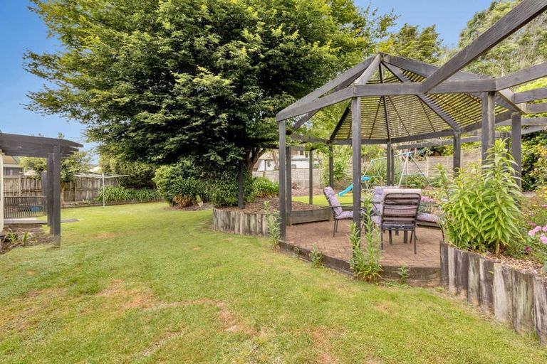 Photo of property in 21 Capricorn Place, Kawaha Point, Rotorua, 3010