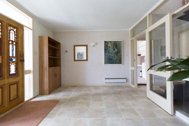 Photo of property in 209 Houghton Bay Road, Houghton Bay, Wellington, 6023