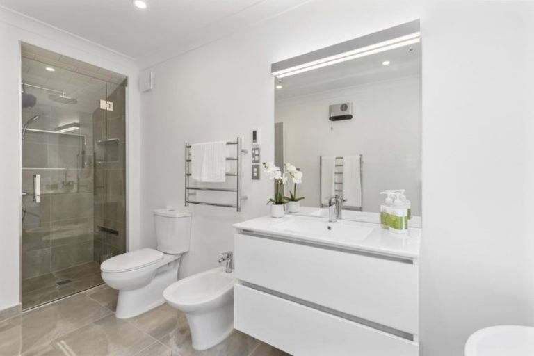 Photo of property in 115a Normandale Road, Normandale, Lower Hutt, 5010