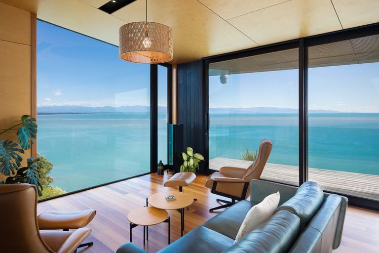 Photo of property in 36 The Cliffs, Britannia Heights, Nelson, 7010