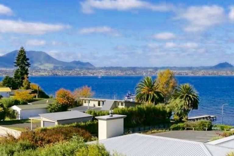 Photo of property in 2/22 Alberta Street, Acacia Bay, Taupo, 3330