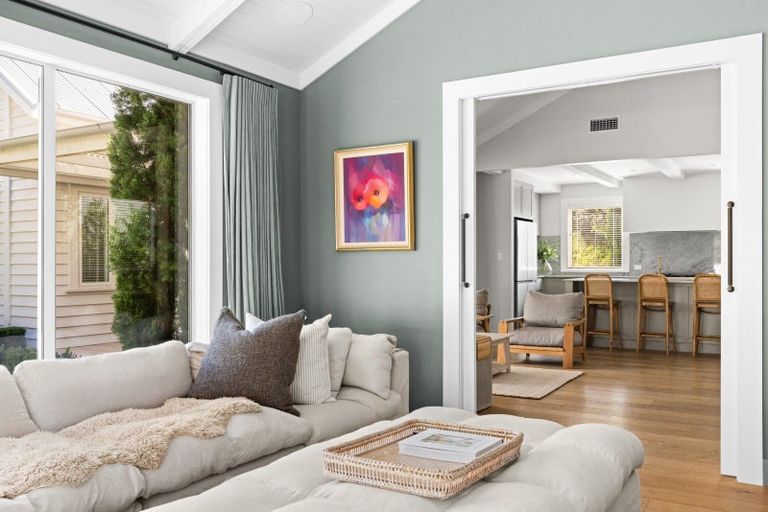 Photo of property in 12 Taruna Place, Havelock North, 4130