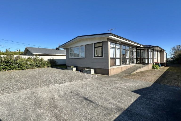 Photo of property in 446 Carrington Street, Upper Vogeltown, New Plymouth, 4310