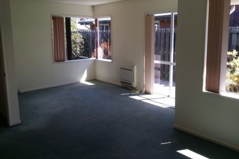 Photo of property in 6 Althorp Place, Avonhead, Christchurch, 8042