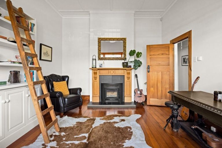 Photo of property in 127 Vigor Brown Street, Napier South, Napier, 4110