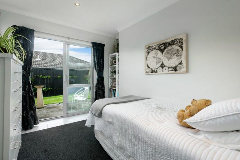 Photo of property in 12 Haden Place, Omokoroa, 3114