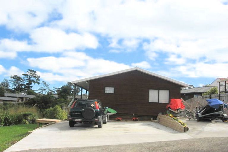 Photo of property in 2/9 Jay Court, Botany Downs, Auckland, 2010