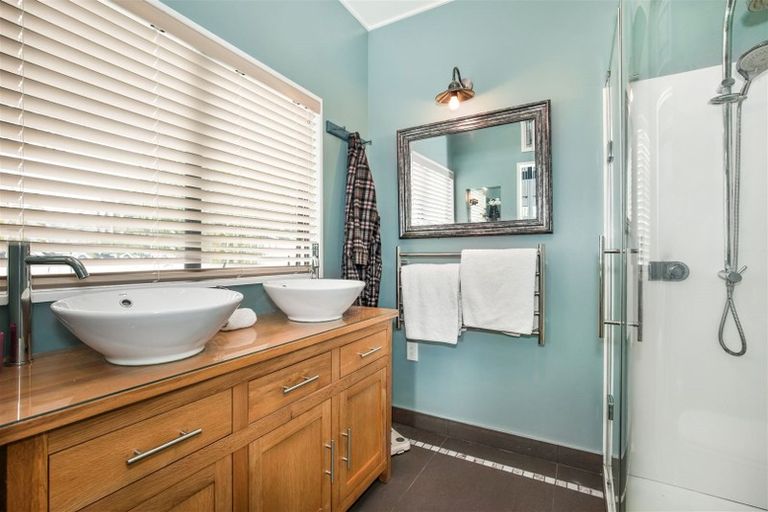 Photo of property in 8 Bushlands Place, Opaheke, Papakura, 2113