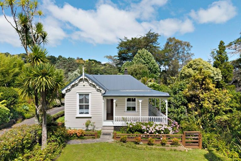 Photo of property in 200 Huia Road, Titirangi, Auckland, 0604