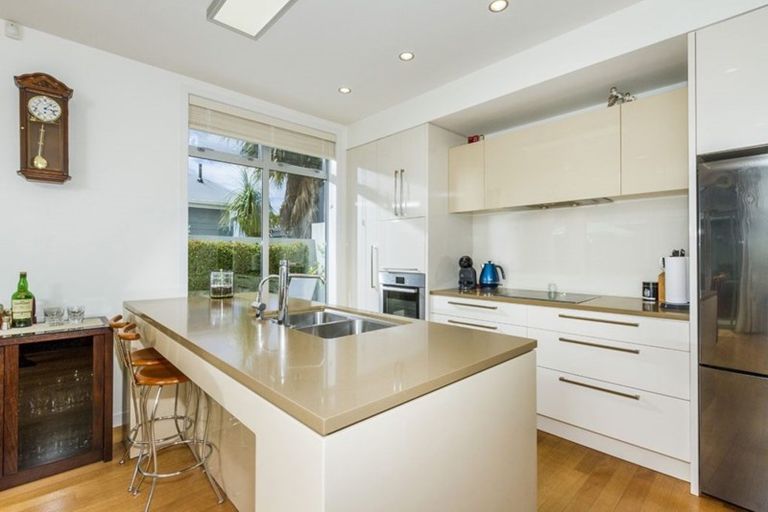 Photo of property in 8 Sylvan Park Avenue, Milford, Auckland, 0620