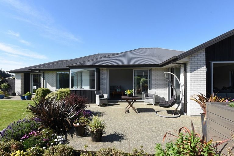 Photo of property in 28 Northside Drive, Waikiwi, Invercargill, 9810