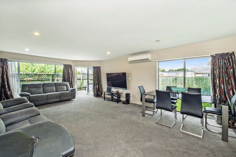 Photo of property in 2/17 Cunningham Place, Halswell, Christchurch, 8025