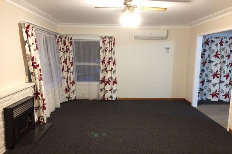 Photo of property in 25 Myers Road, Manurewa East, Auckland, 2102
