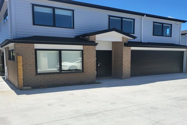 Photo of property in 3c Woodside Road, Massey, Auckland, 0614