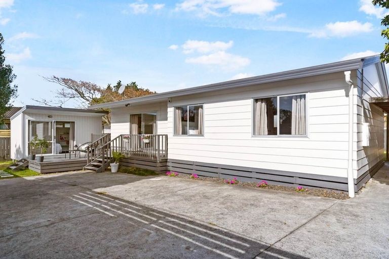 Photo of property in 2/22 Tamworth Close, Manurewa, Auckland, 2102