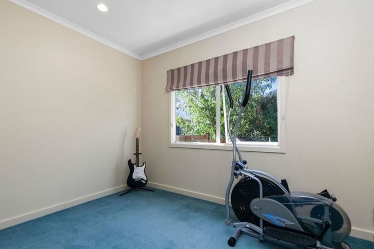 Photo of property in 1/13 Edgeworth Road, Glenfield, Auckland, 0629