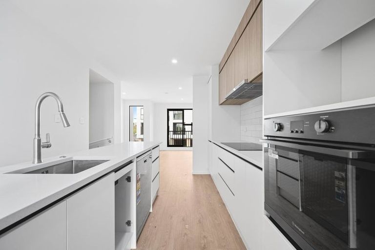 Photo of property in 7 Falcon Crescent, Hobsonville, Auckland, 0618