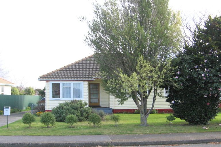 Photo of property in 1021 Hood Street, Mayfair, Hastings, 4122