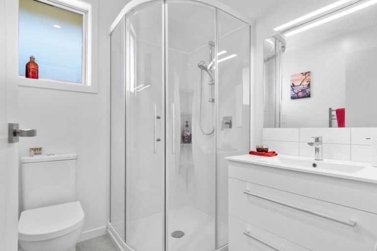 Photo of property in Waterview Estate, 18/4 Greystone Place, Omokoroa, 3114