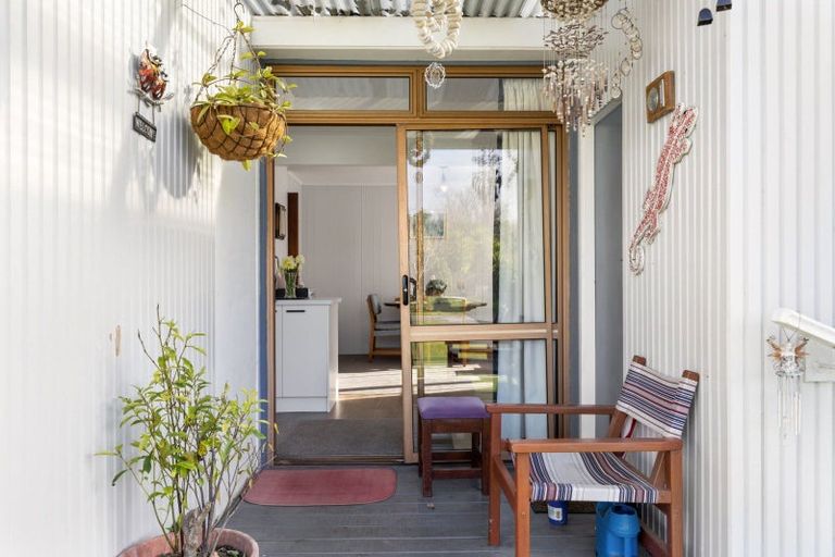 Photo of property in 15 Bull Street, Bulls, 4818
