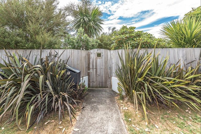 Photo of property in 6 Taranaki Street, Saint Johns Hill, Whanganui, 4501