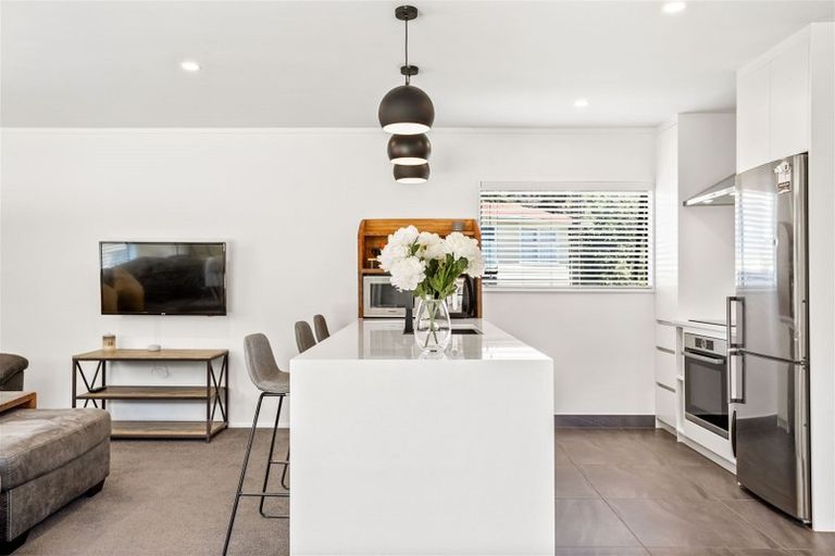 Photo of property in 25a Wallace Road, Ranui, Auckland, 0612