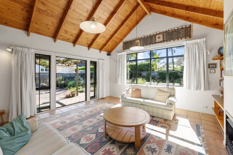 Photo of property in 40a St Michaels Avenue, Point Chevalier, Auckland, 1022