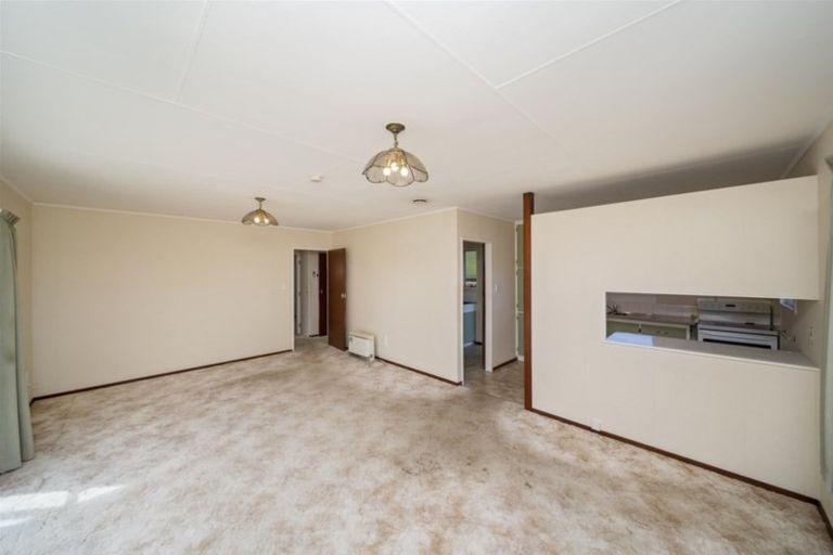 Photo of property in 198 Waihi Road, Hawera, 4610