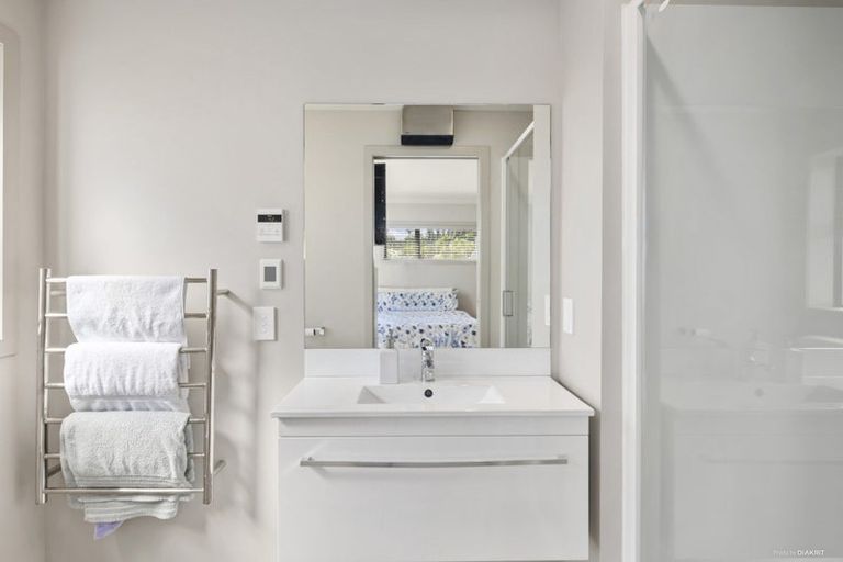 Photo of property in 43 Brindle Way, Newlands, Wellington, 6037