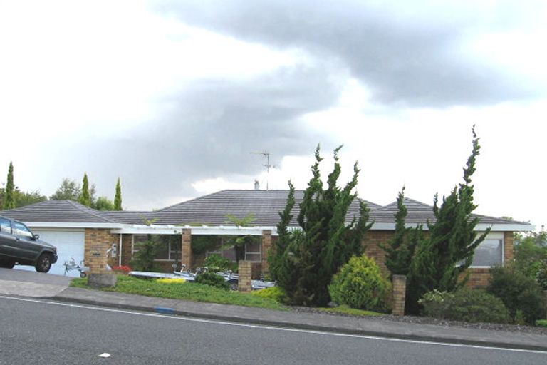 Photo of property in 96 Luckens Road, West Harbour, Auckland, 0618