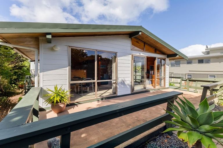 Photo of property in 6 Tahi Road, Paraparaumu Beach, Paraparaumu, 5032