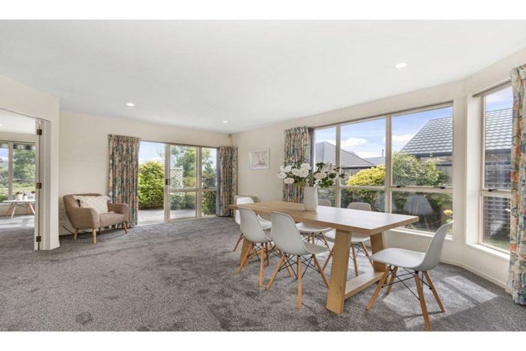 Photo of property in 19 Thornlea Place, Halswell, Christchurch, 8025