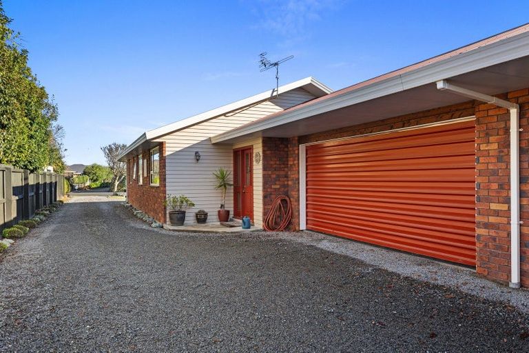 Photo of property in 15 Windsor Court, Rangiora, 7400