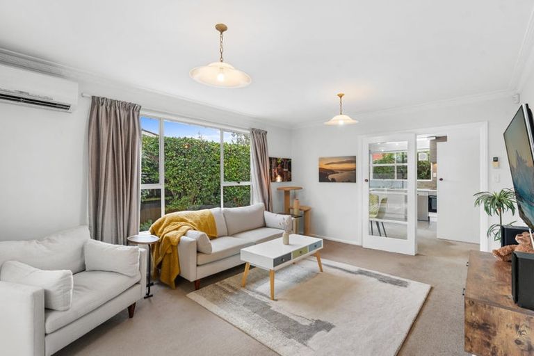 Photo of property in 35 Montclare Avenue, Avonhead, Christchurch, 8042