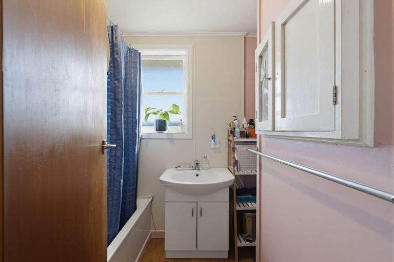 Photo of property in 25 Mcgreevy Street, Waipawa, 4210