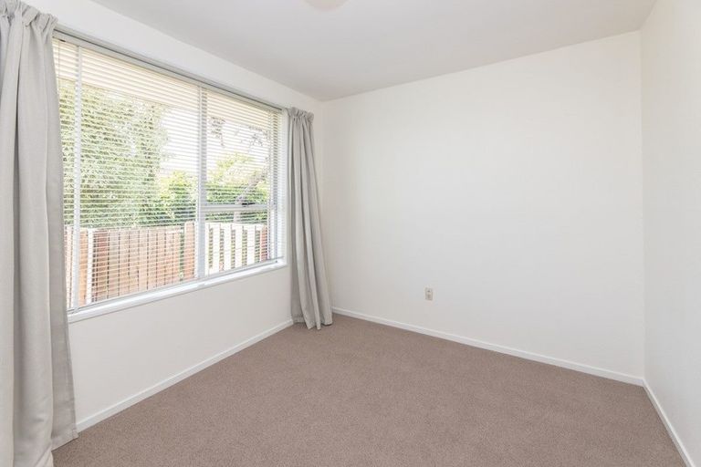 Photo of property in 2/5a Brogar Place, Casebrook, Christchurch, 8051