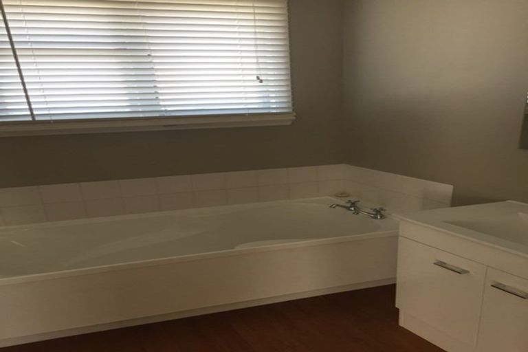 Photo of property in 33 Worthy Street, Ilam, Christchurch, 8041