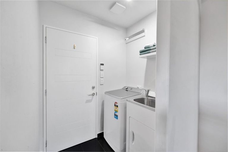 Photo of property in 16 Whitau Place, Marshland, Christchurch, 8083