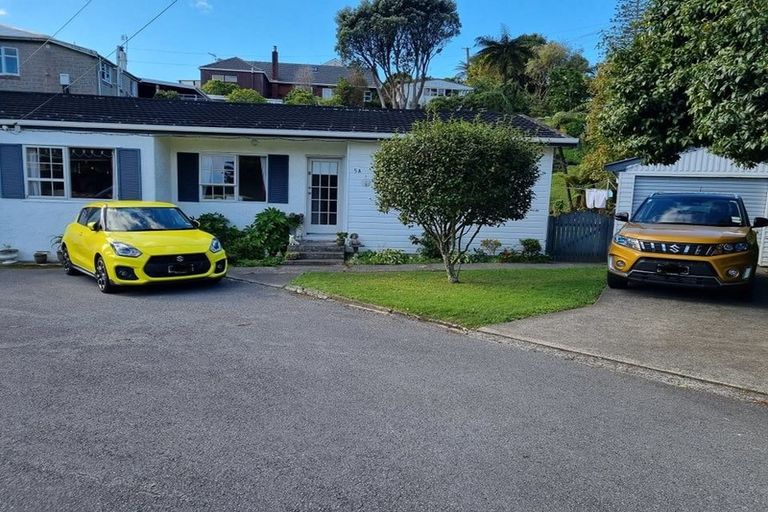 Photo of property in 5a Tawa Terrace, Tawa, Wellington, 5028