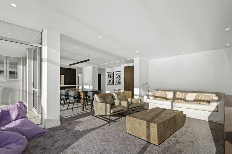 Photo of property in Dorchester Apartments, 144 Oriental Parade, Oriental Bay, Wellington, 6011