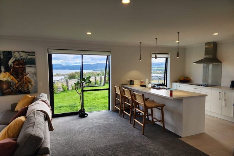Photo of property in 1 Blackhawk Close, Kinloch, Taupo, 3377