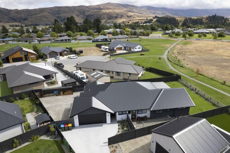 Photo of property in 15 Quigley Crescent, Cromwell, 9310