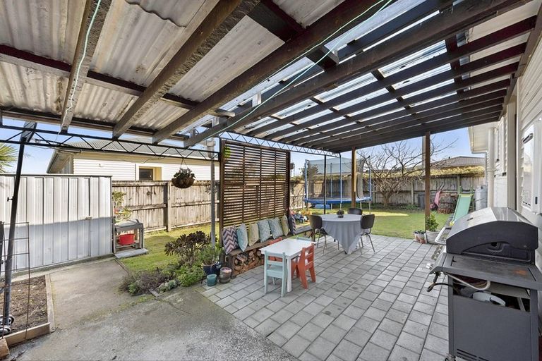 Photo of property in 10 Poaka Avenue, Dinsdale, Hamilton, 3204