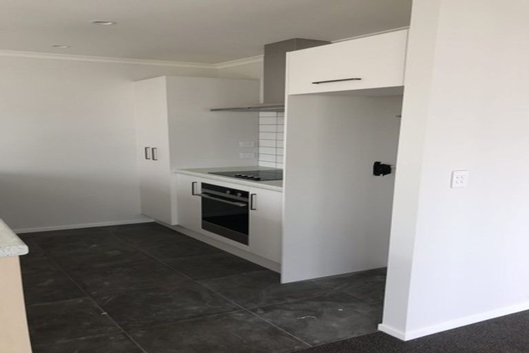 Photo of property in 30a Queenwood Road, Levin, 5510