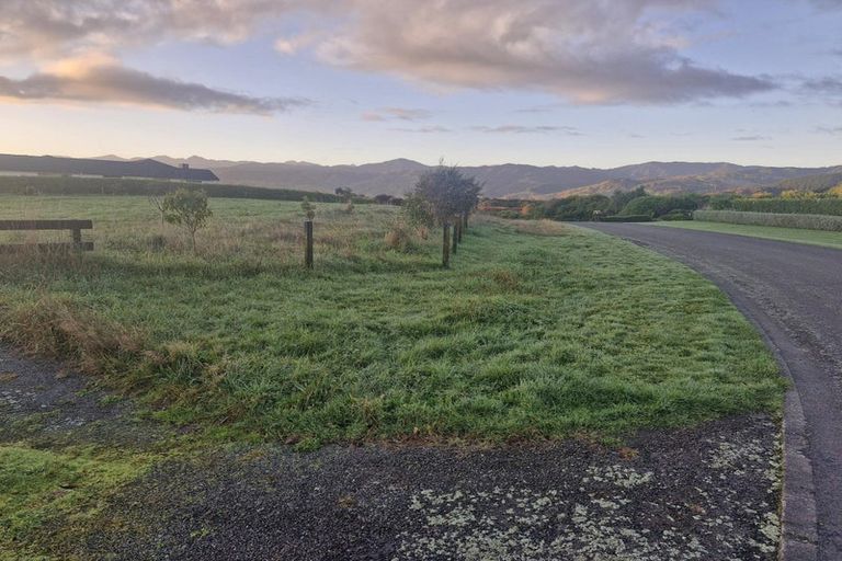 Photo of property in 48 Ohau Terraces, Ohau, 5570