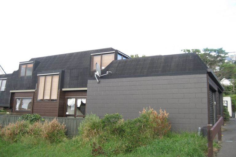 Photo of property in 2/27 Macdonald Crescent, Te Aro, Wellington, 6011