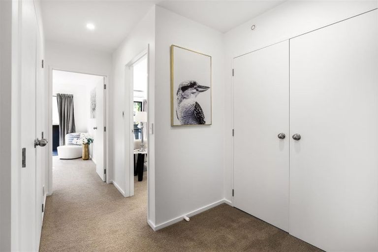 Photo of property in 1/44 Becroft Drive, Forrest Hill, Auckland, 0620