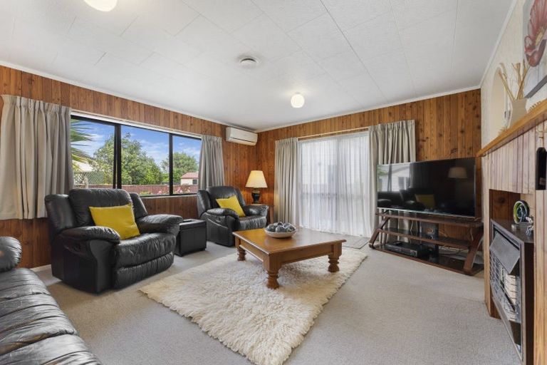 Photo of property in 68 Geraldine Crescent, Cloverlea, Palmerston North, 4412