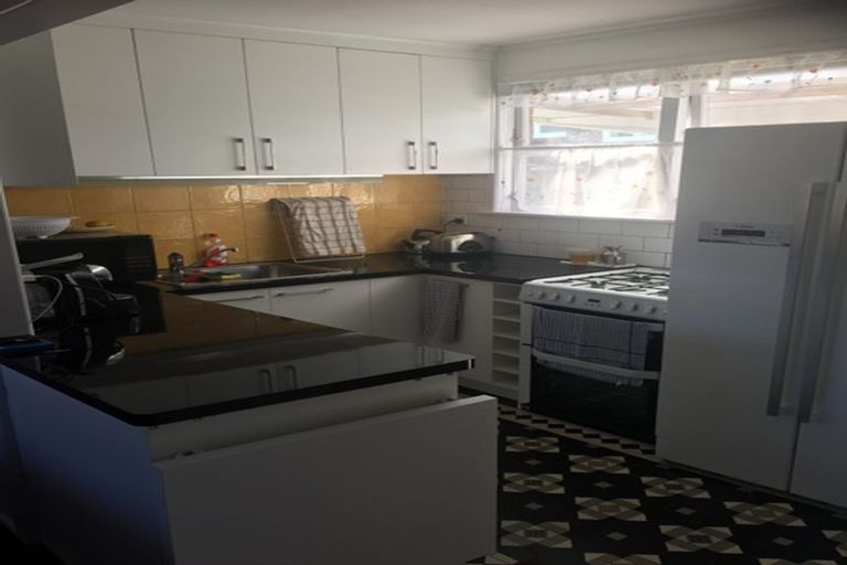 Photo of property in 1/449 Beach Road, Mairangi Bay, Auckland, 0630